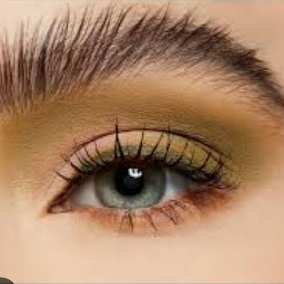 Mac Cosmetics Powder Kiss Soft Matte Eyeshadow - Picture 6 of 7